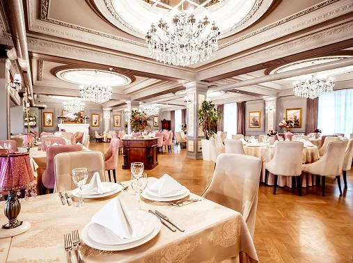 Laissez-vous envelopper par une ambiance naturelle et chaleureuse.